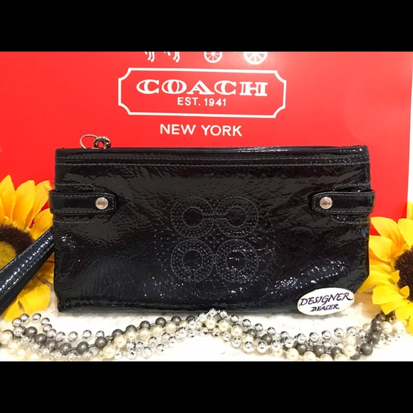 COACH Audrey Dark Blue Patent Leather Wristlet VGC - Picture 2 of 9
